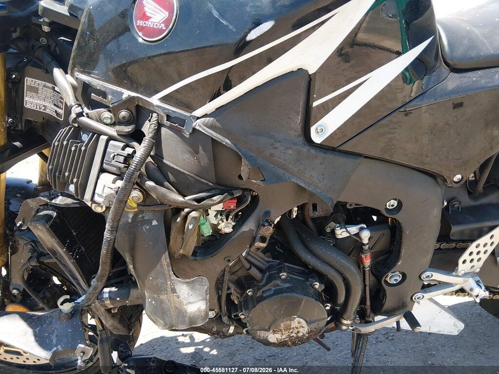 JH2PC40H1HK300074 2017 HONDA CBR600 photo no. 9