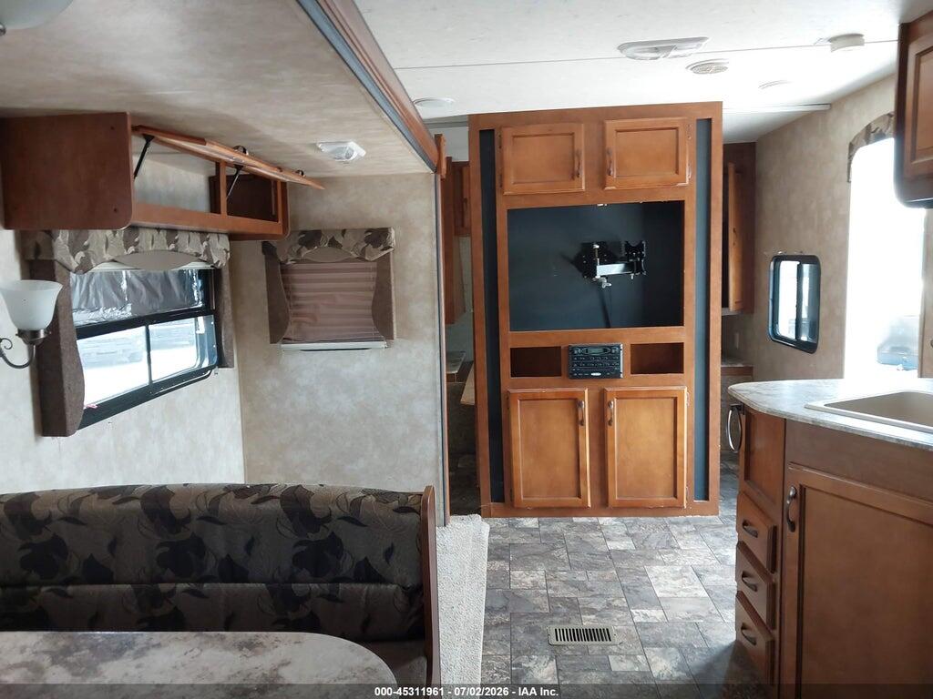 5ZT2CASB6EA016465 2014 COACHMEN BY FOREST R CATALINA SERIES M-27 photo no. 8