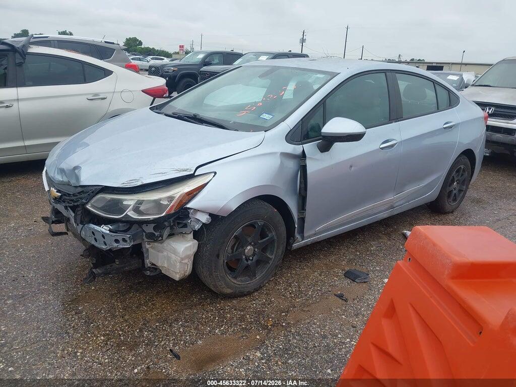 1G1BC5SM9J7124668 2018 CHEVROLET CRUZE photo no. 2