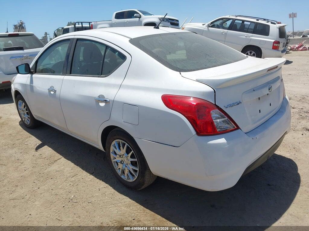 3N1CN7AP1JK408099 2018 NISSAN VERSA photo no. 3