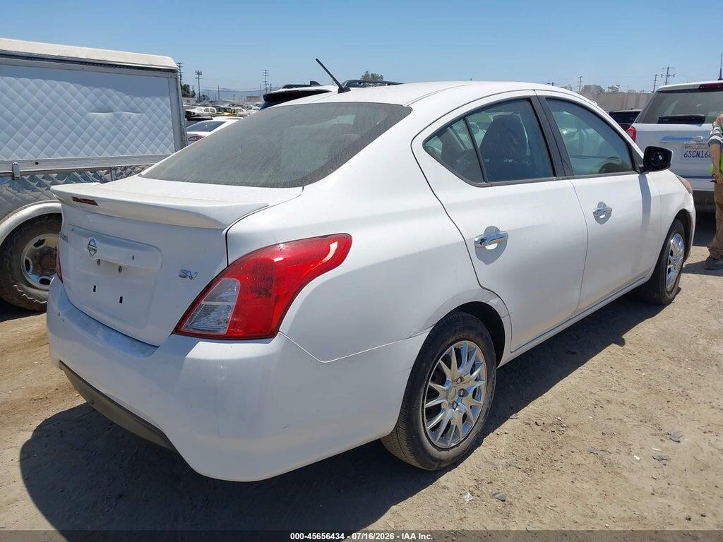 3N1CN7AP1JK408099 2018 NISSAN VERSA photo no. 4
