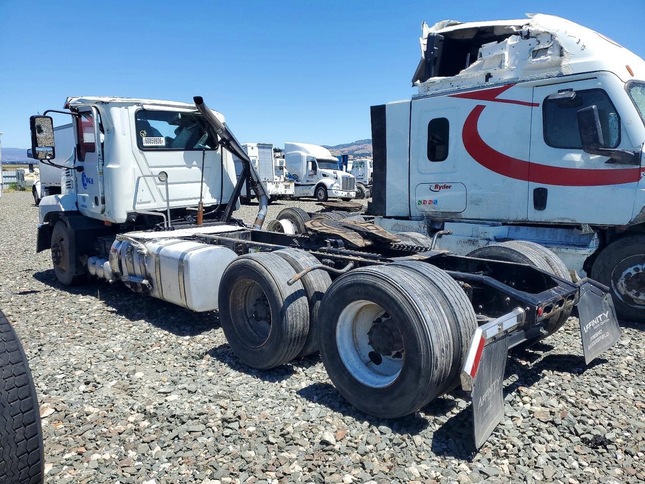 2022 MACK ANTHEM - SEMI TRUCK — Фото 3 из 10