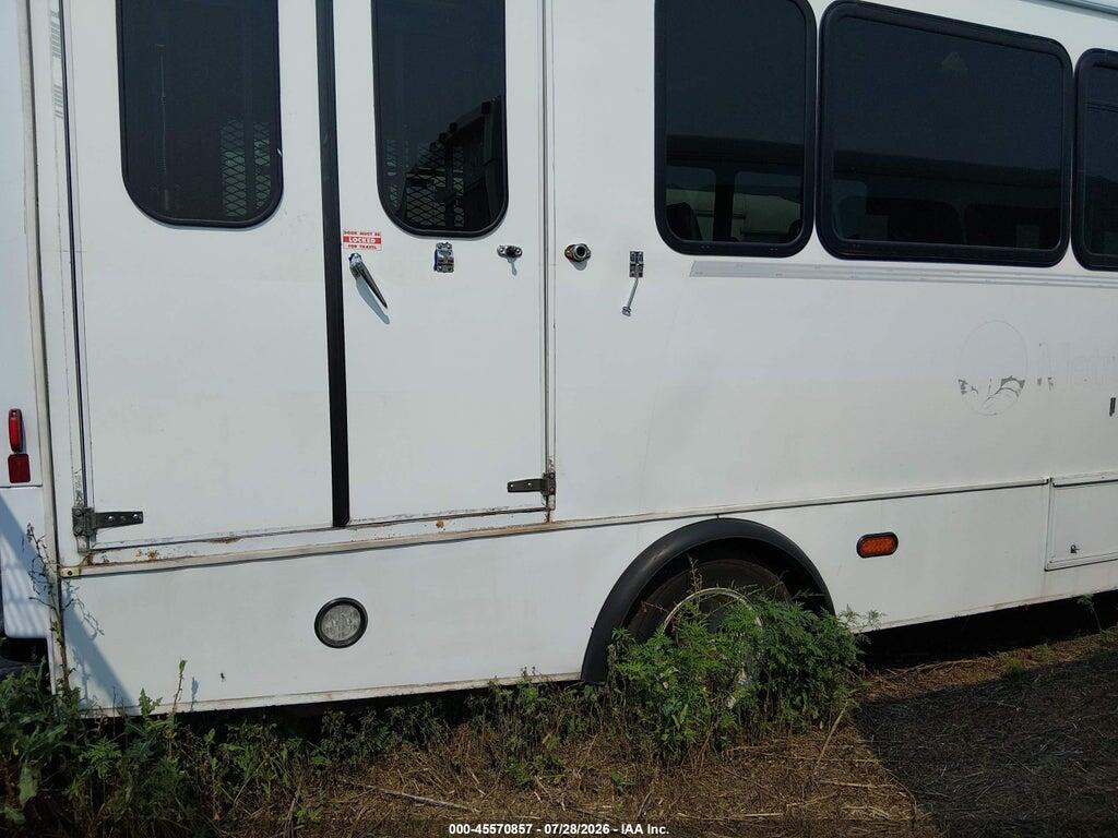 1FDFE4FS1JDC37288 2018 FORD E-450 CUTAWAY photo no. 4