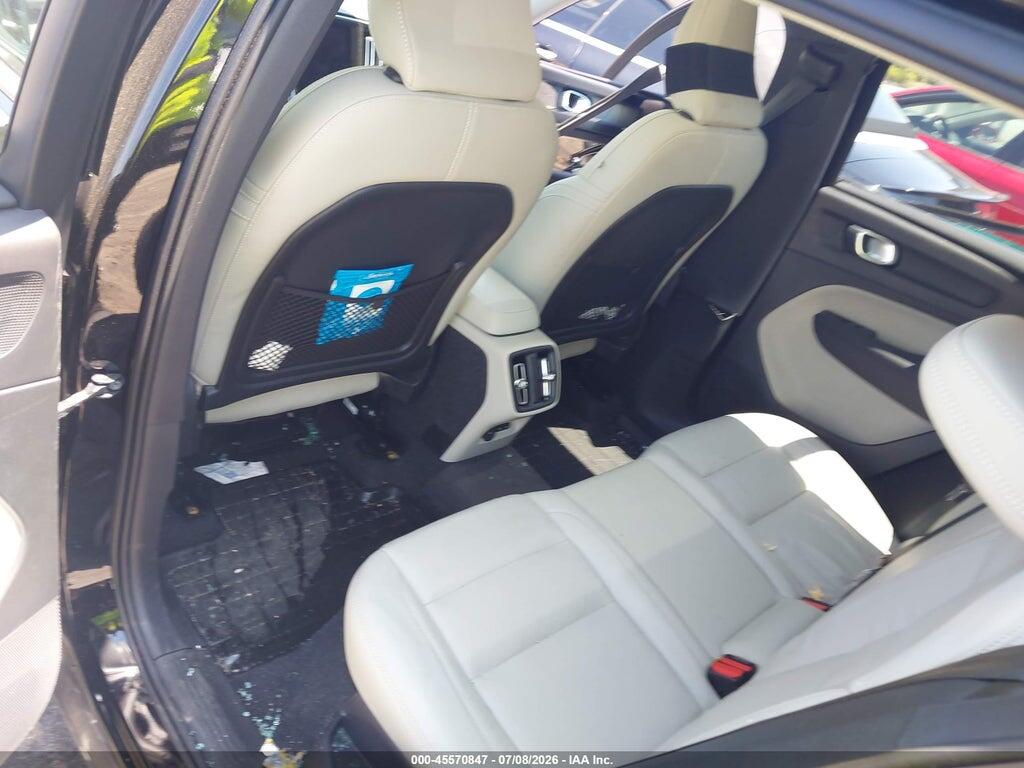 YV4162UL8M2508307 2021 VOLVO XC40 photo no. 8