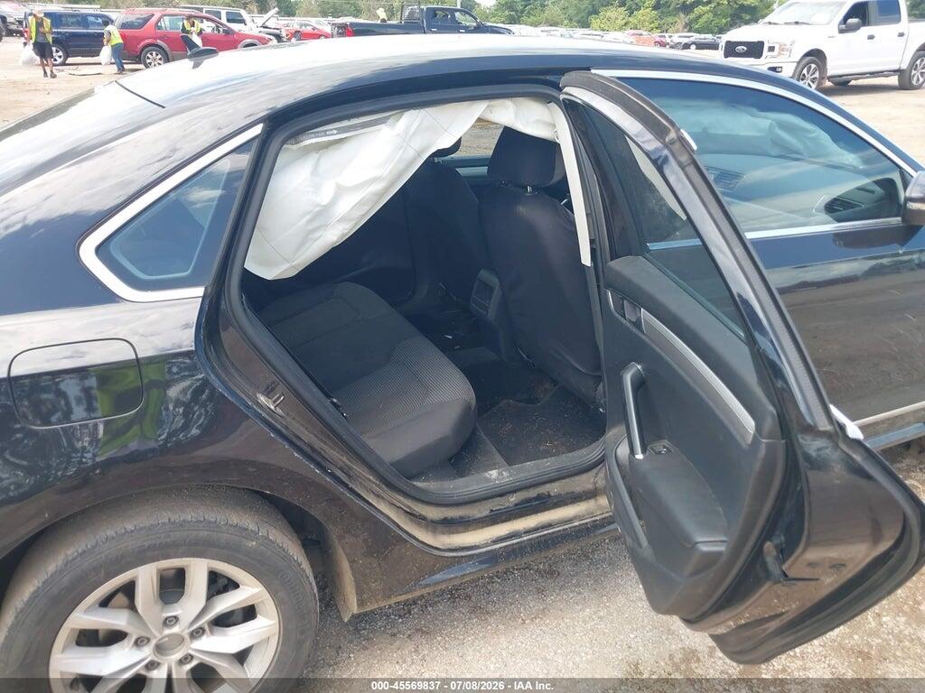 1VWAT7A37HC016894 2017 VOLKSWAGEN PASSAT photo no. 8