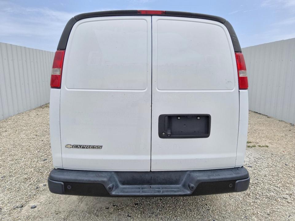2019 CHEVROLET EXPRESS G2500 — Фото 6 из 13