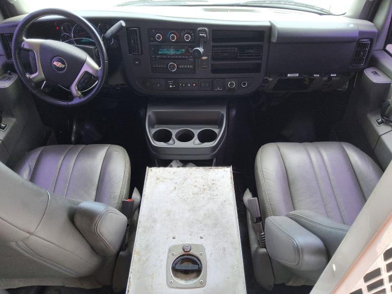 2019 CHEVROLET EXPRESS G2500 — Фото 8 из 13