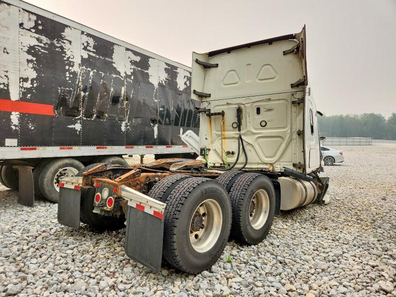 2018 FREIGHTLINER CASCADIA 126 SEMI TRUCK — Фото 4 из 10