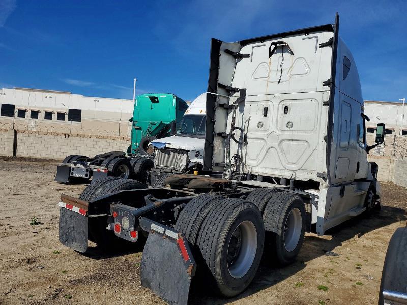 3AKJHHFG9JSJJ1479 2018 FREIGHTLINER CASCADIA 126 photo no. 4