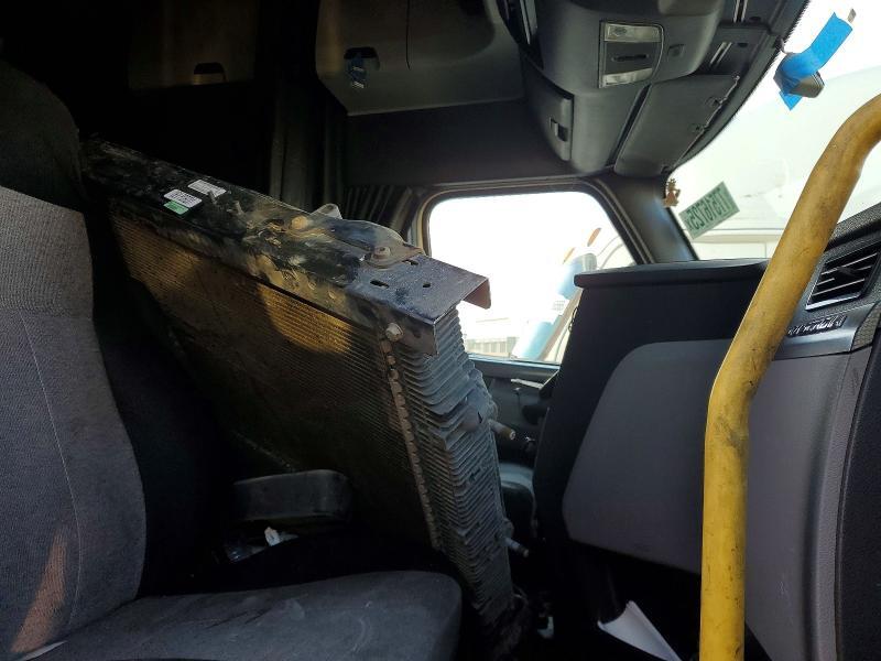 3AKJHHFG9JSJJ1479 2018 FREIGHTLINER CASCADIA 126 photo no. 5