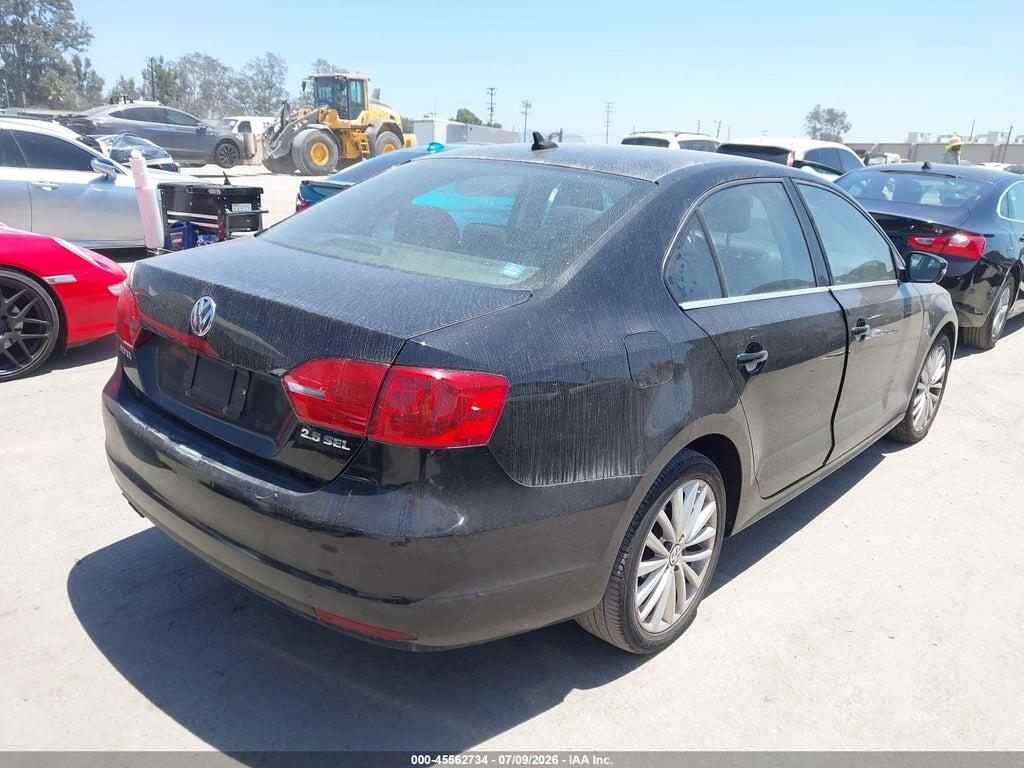 3VWLX7AJ1DM391409 2013 VOLKSWAGEN JETTA photo no. 4