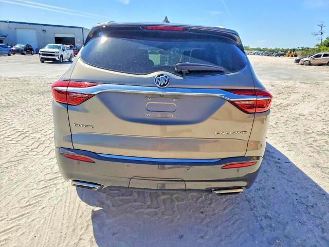 2018 BUICK ENCLAVE ESSENCE — Фото 6 из 13