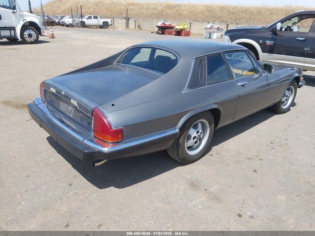SAJNV5842EC112852 1984 JAGUAR XJS photo no. 4