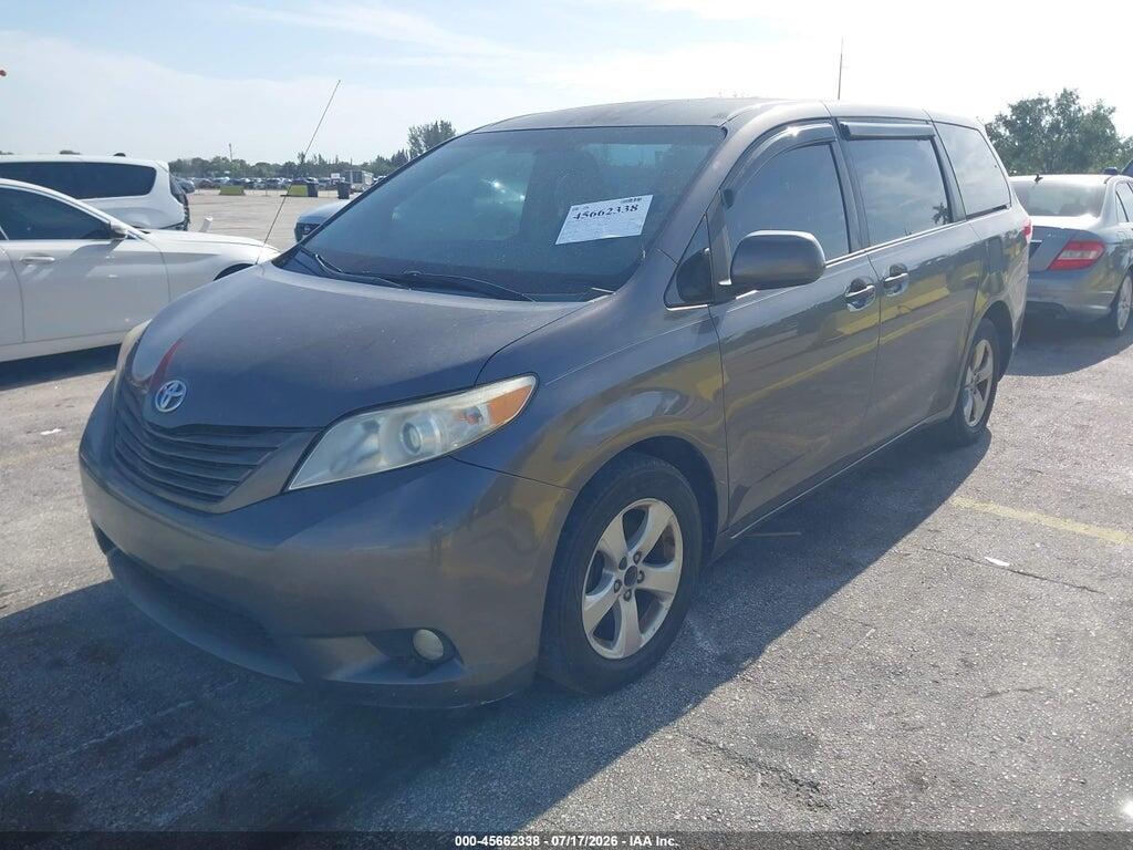 5TDZK3DC9CS192009 2012 TOYOTA SIENNA photo no. 2
