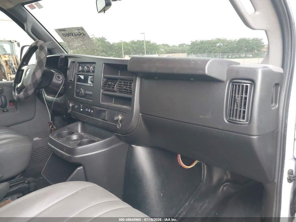 1GCWGAFG3K1372834 2019 CHEVROLET EXPRESS 2500 photo no. 5