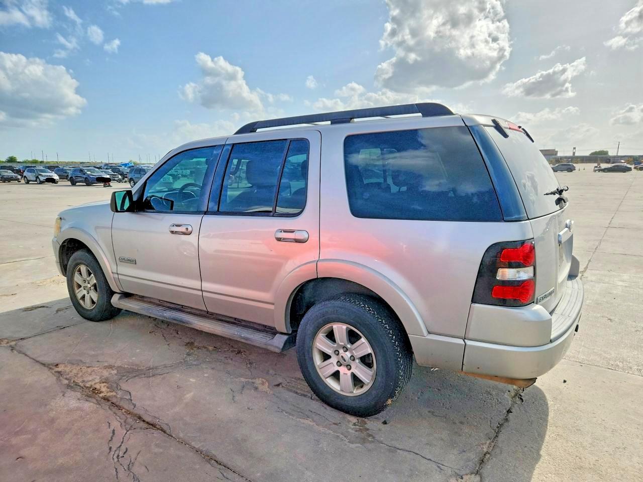 1FMEU73E88UA59534 2008 FORD EXPLORER photo no. 2