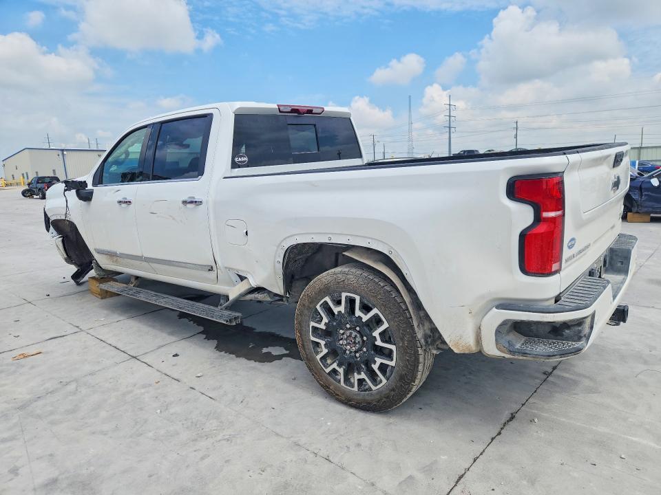 2026 CHEVROLET SILVERADO K2500 HIGH COUNTRY — Фото 2 из 13