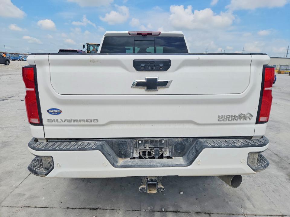 2026 CHEVROLET SILVERADO K2500 HIGH COUNTRY — Фото 6 из 13