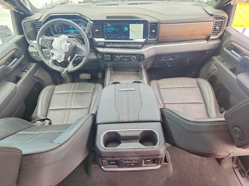 2026 CHEVROLET SILVERADO K2500 HIGH COUNTRY — Фото 8 из 13