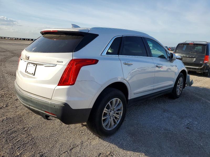 2018 CADILLAC XT5 LUXURY — Фото 3 из 13