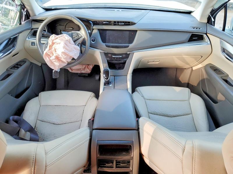 2018 CADILLAC XT5 LUXURY — Фото 8 из 13