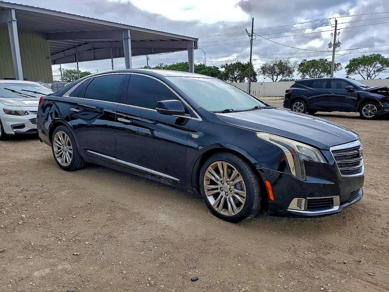 2018 CADILLAC XTS LUXURY — Фото 4 из 13