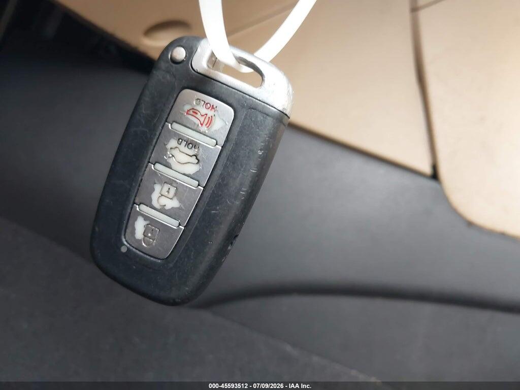 5NPEC4AC4BH176634 2011 HYUNDAI SONATA photo no. 11