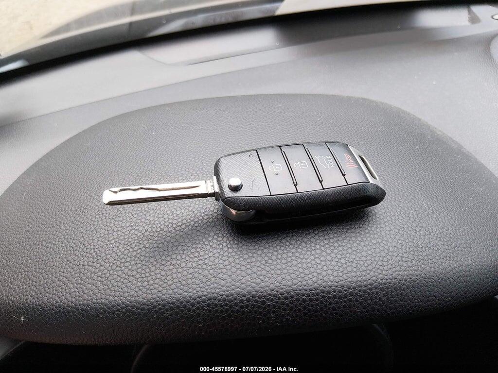 KNDJP3A54E7058090 2014 KIA SOUL photo no. 11