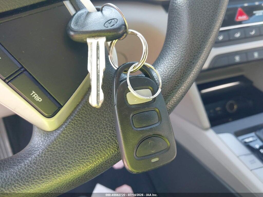 5NPD74LF7HH092520 2017 HYUNDAI ELANTRA photo no. 11
