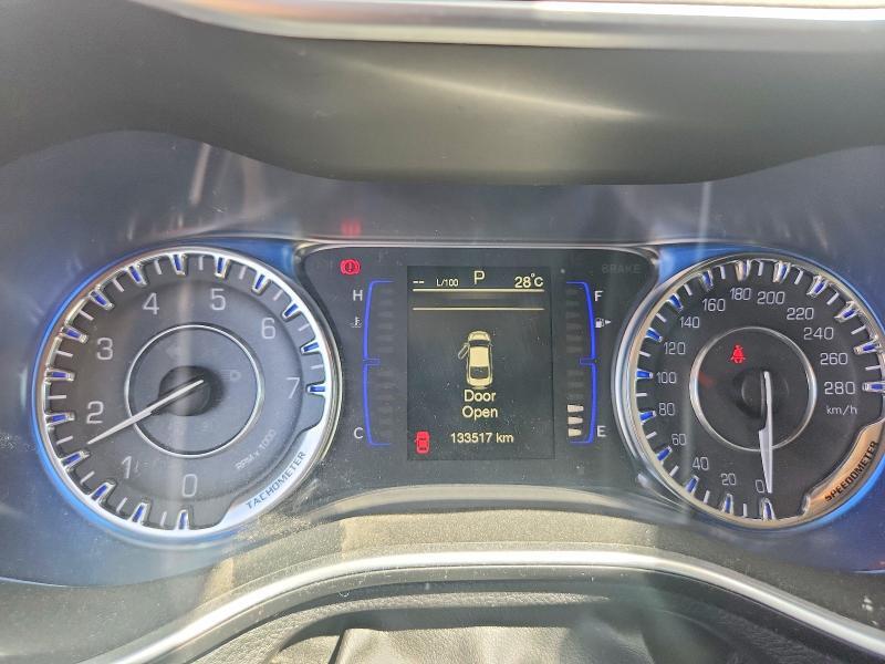 1C3CCCAB9GN158683 2016 CHRYSLER 200 photo no. 9