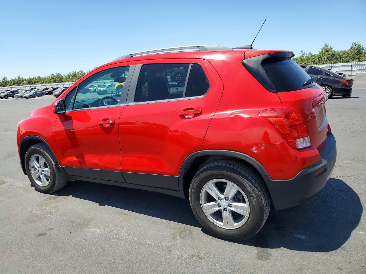 2015 CHEVROLET TRAX 1LT — Фото 2 из 13