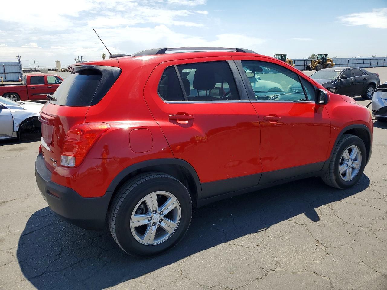 2015 CHEVROLET TRAX 1LT — Фото 3 из 13