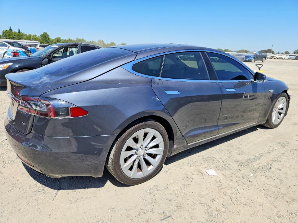 2016 TESLA MODEL S — Фото 3 из 13
