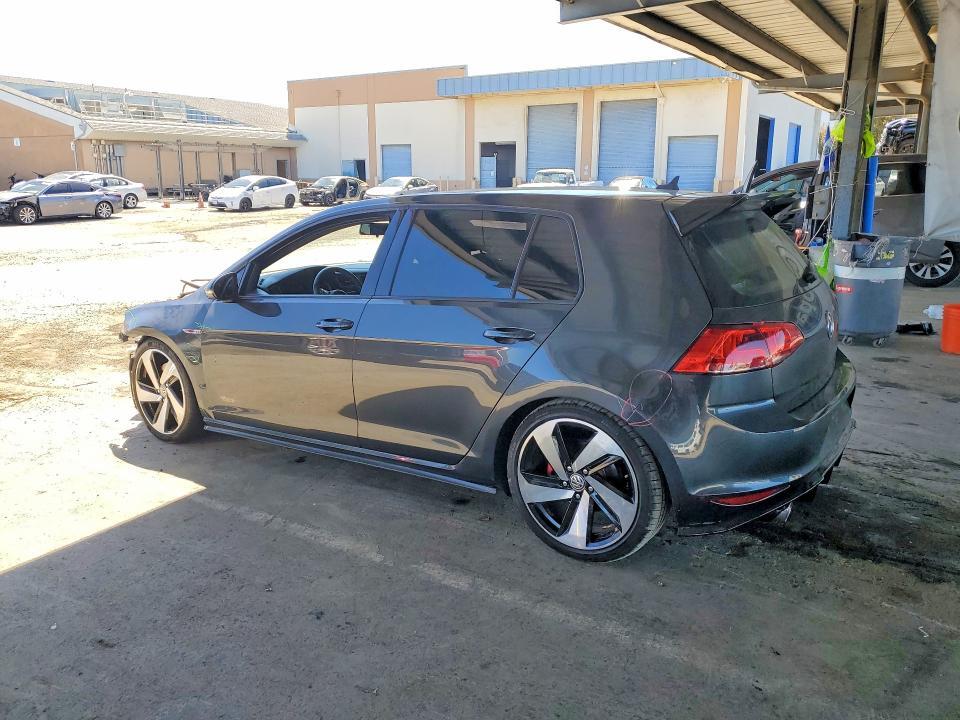 2017 VOLKSWAGEN GTI S — Фото 2 из 13
