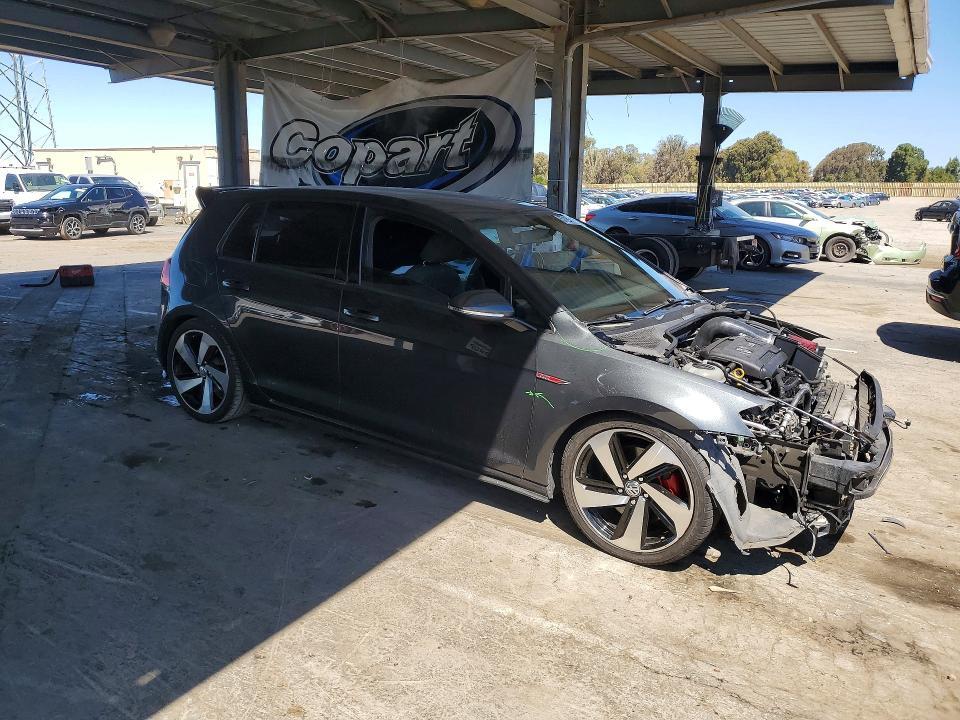 2017 VOLKSWAGEN GTI S — Фото 4 из 13