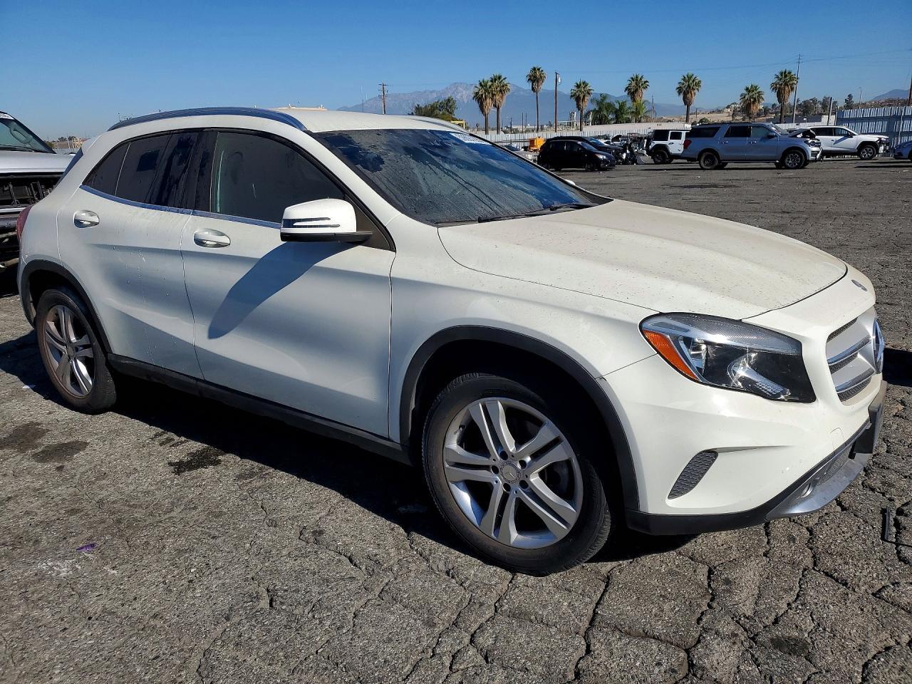 2017 MERCEDES-BENZ GLA 250 — Фото 4 из 13
