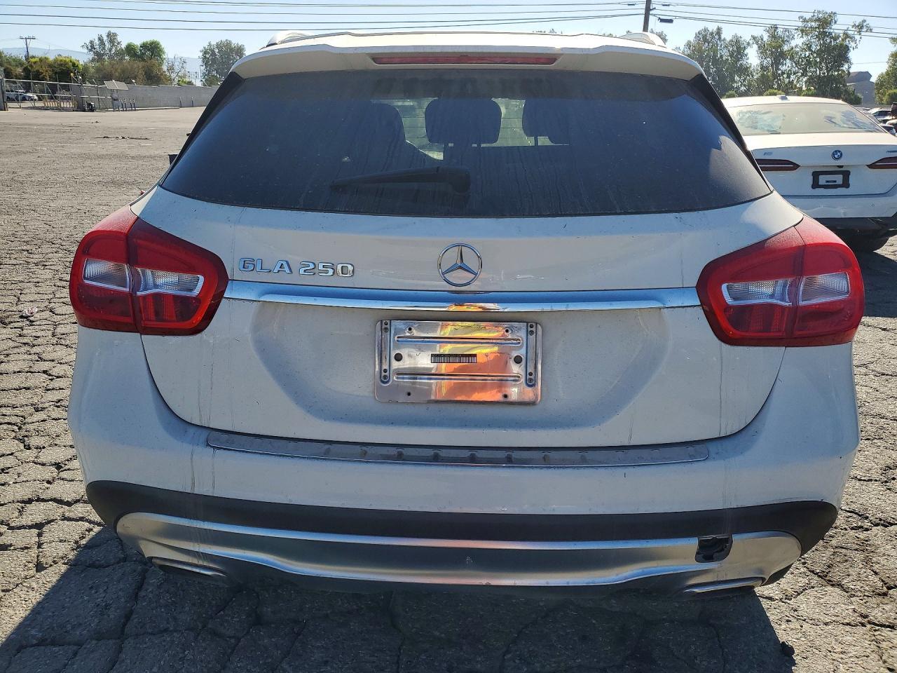 2017 MERCEDES-BENZ GLA 250 — Фото 6 из 13