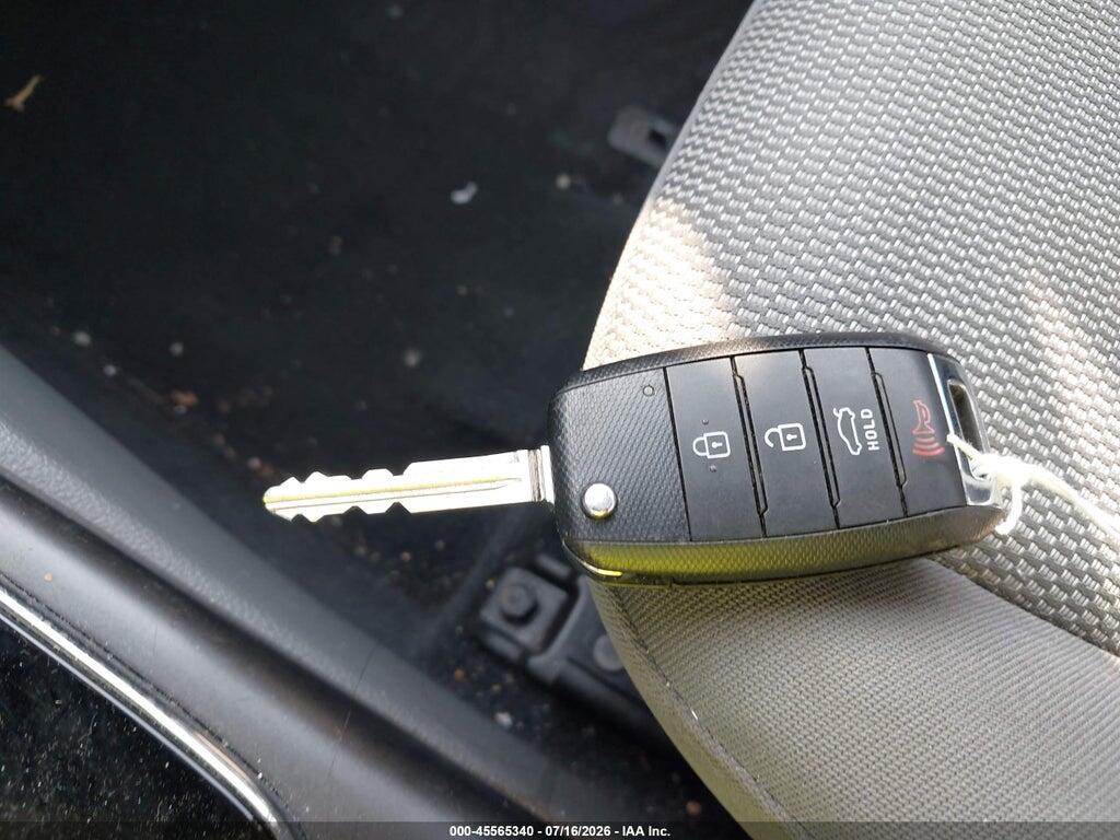 3KPFK4A72HE027727 2017 KIA FORTE photo no. 11