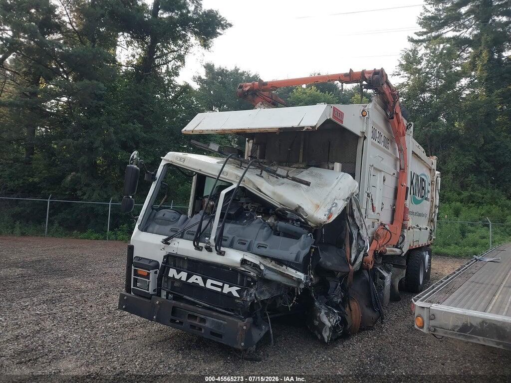 1M2LR2GC6KM001370 2019 MACK LR photo no. 2