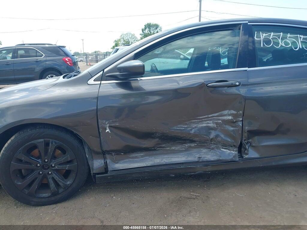 1C3CCCAB2HN511766 2017 CHRYSLER 200 photo no. 6