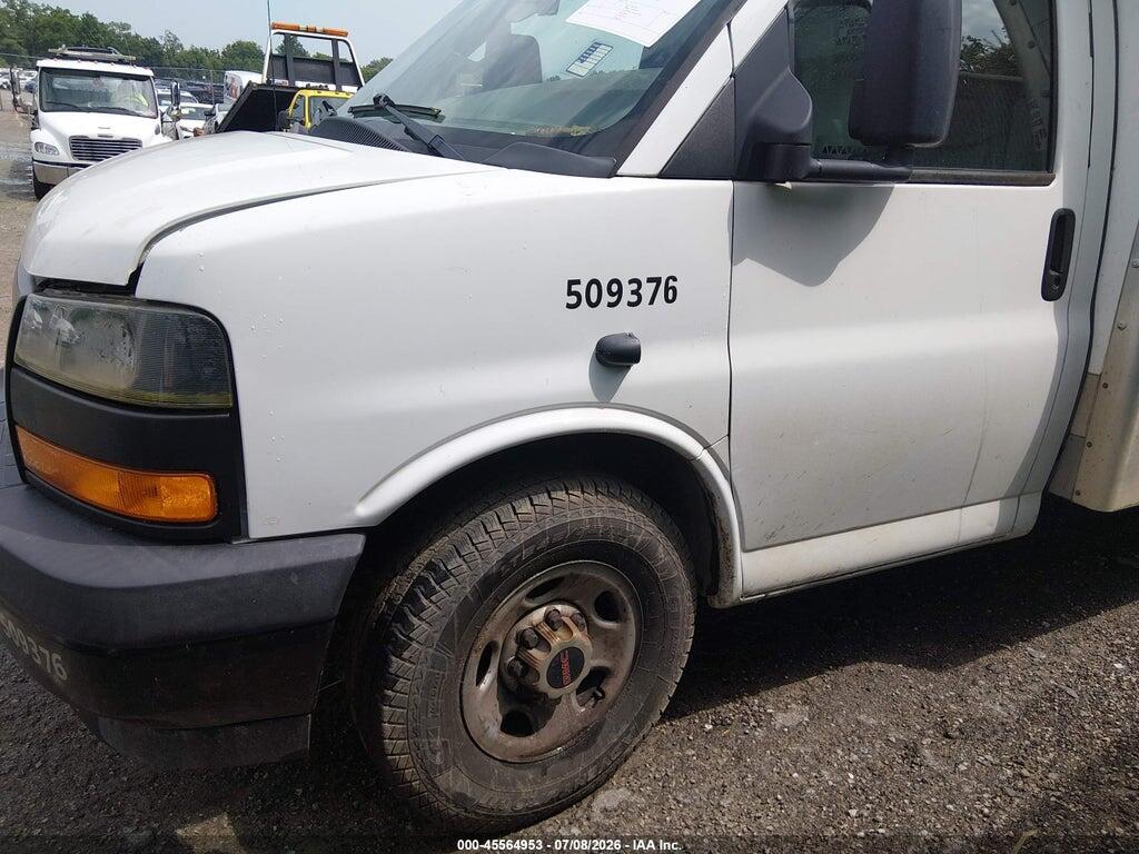 1GD07RFP3J1222611 2018 GMC SAVANA CUTAWAY photo no. 2