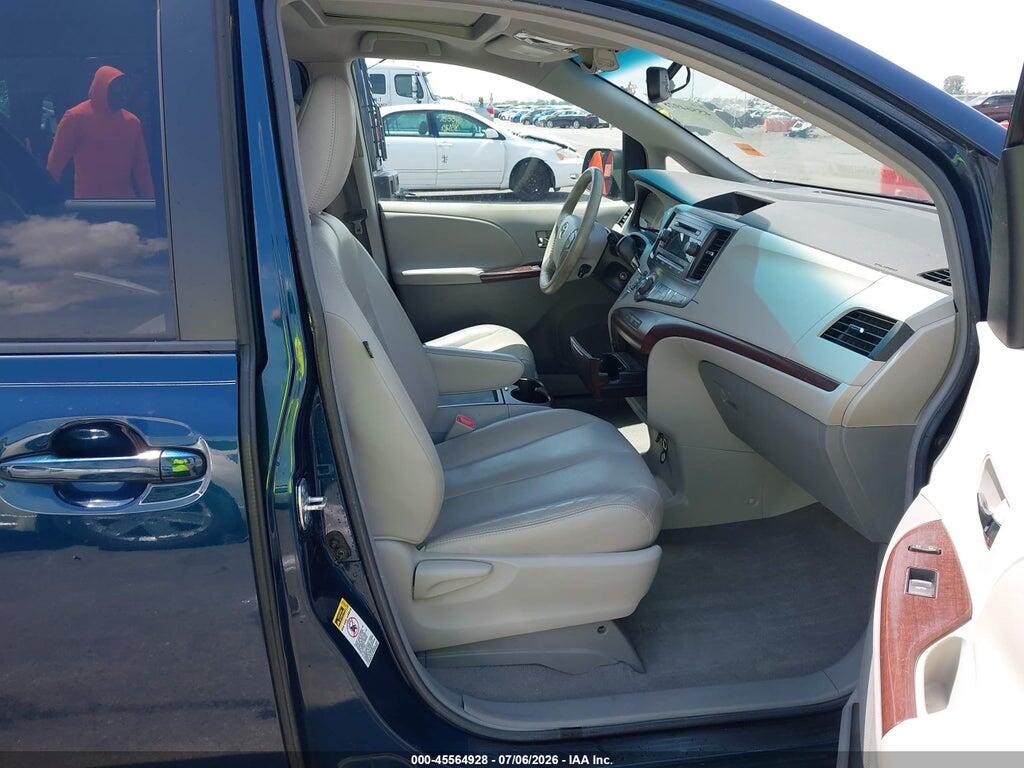 5TDYK3DC2BS067511 2011 TOYOTA SIENNA photo no. 5