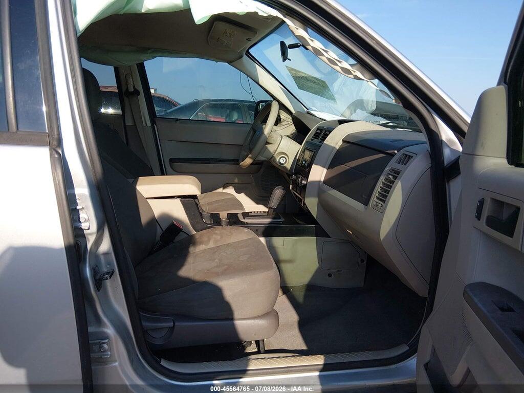 1FMCU0C77AKD21769 2010 FORD ESCAPE photo no. 5