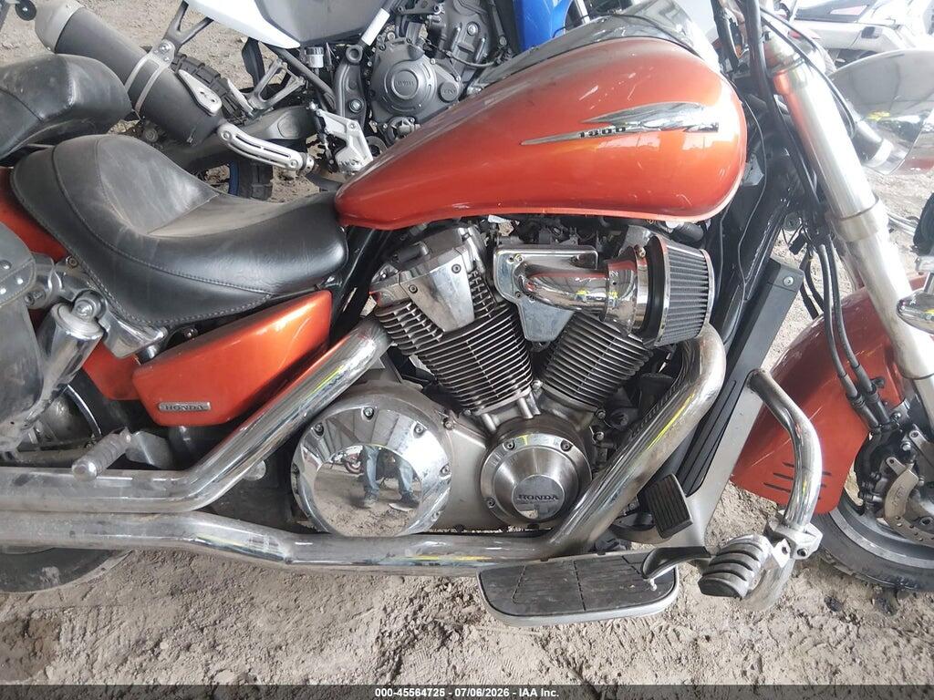 1HFSC49082A004858 2002 HONDA VTX1800 photo no. 8
