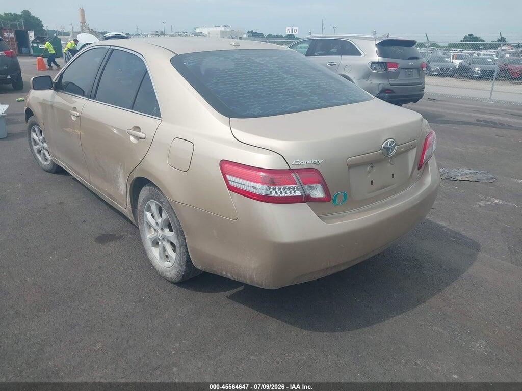 4T1BF3EK7BU762722 2011 TOYOTA CAMRY photo no. 3