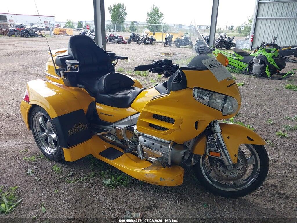 1HFSC47L7AA901875 2010 HONDA GL1800 photo no. 1