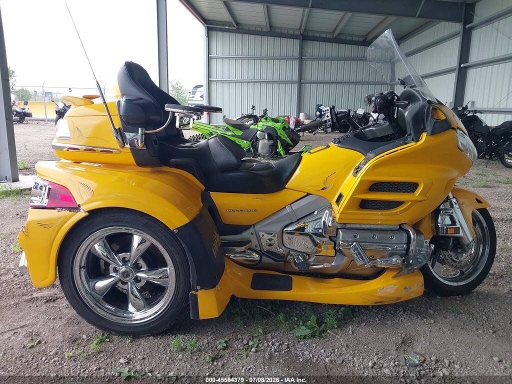 1HFSC47L7AA901875 2010 HONDA GL1800 photo no. 12