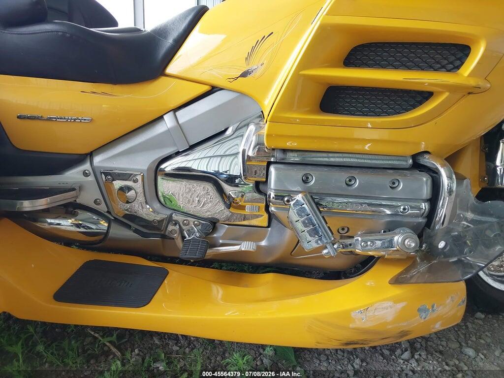 1HFSC47L7AA901875 2010 HONDA GL1800 photo no. 8