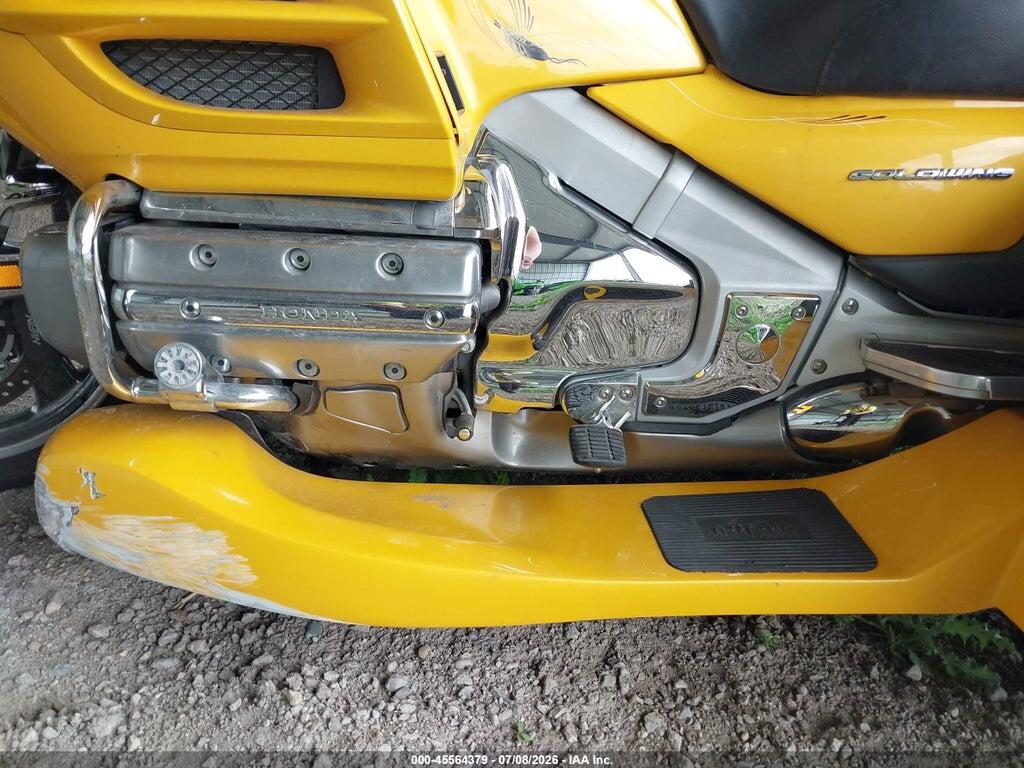 1HFSC47L7AA901875 2010 HONDA GL1800 photo no. 9