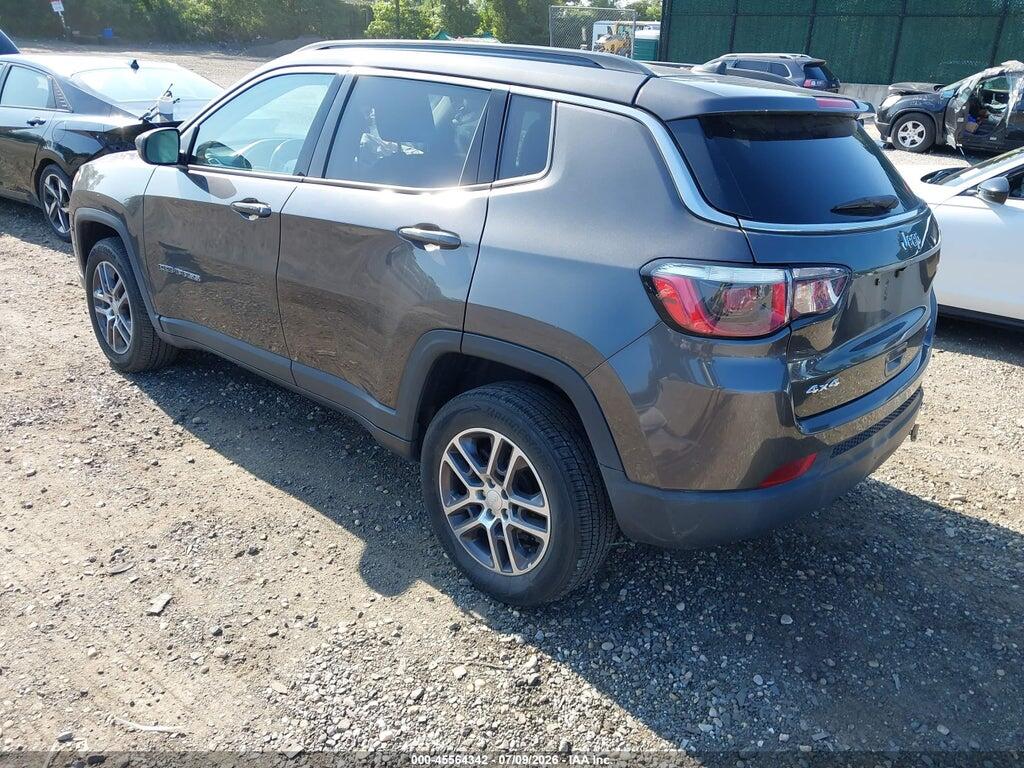 3C4NJDBB1JT255690 2018 JEEP COMPASS photo no. 3